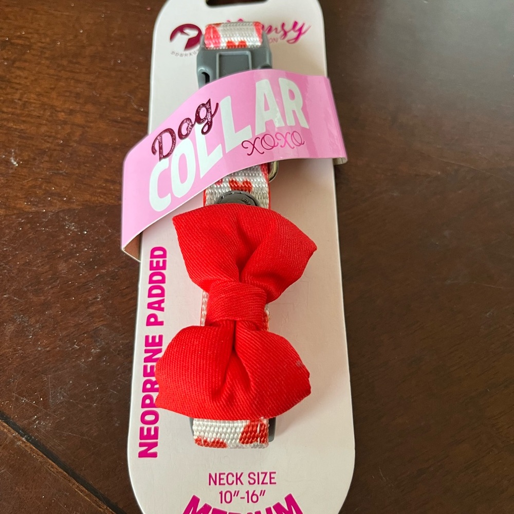 Dog Collar with Hearts and Bow